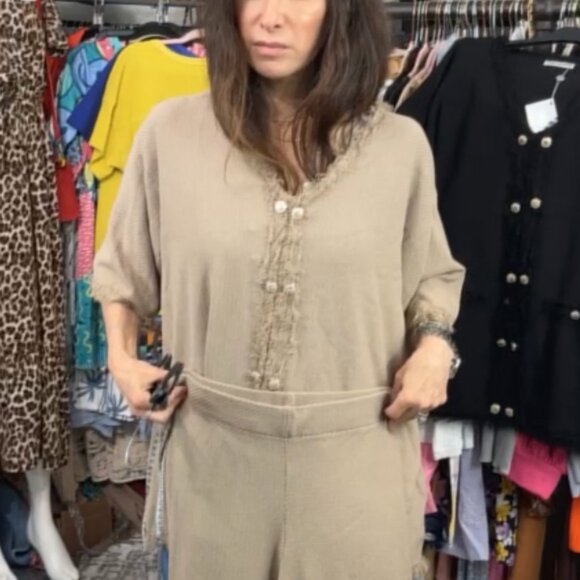 MOMS SET + TWO POSH LIVE LISTINGS - Picture 1 of 1